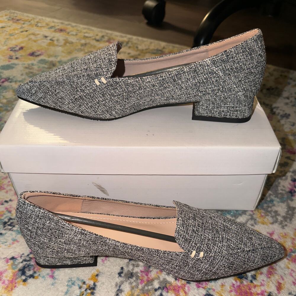 New Sophisticated Gray Tweed Flats